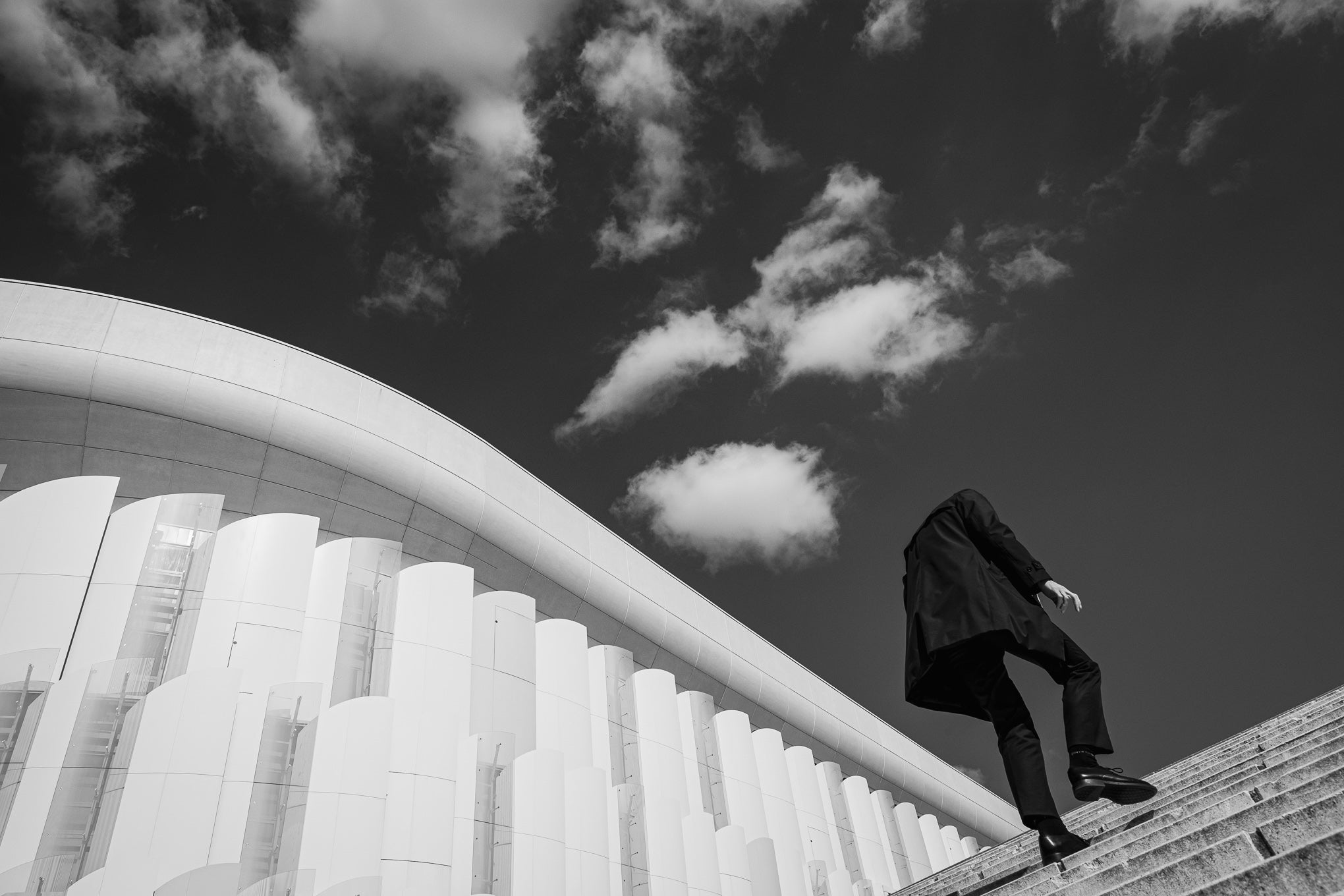 Tête dans les nuages